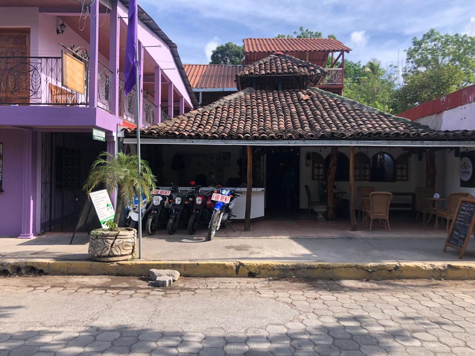 The Landing Hotel And Restaurant Moyogalpa Exterior foto